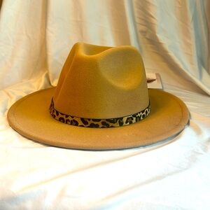 Jessica Simpson tan hat with cheetah band. Original tags never worn